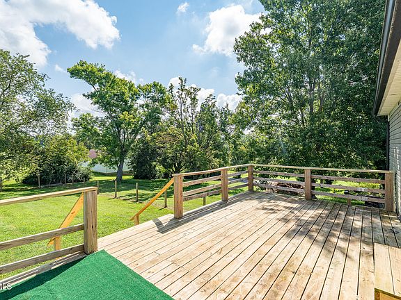 5th image of 447 Sand Valley Rd