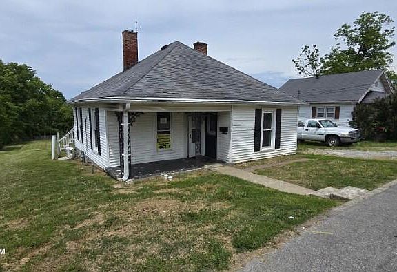 2nd image of 354 S Magnolia St