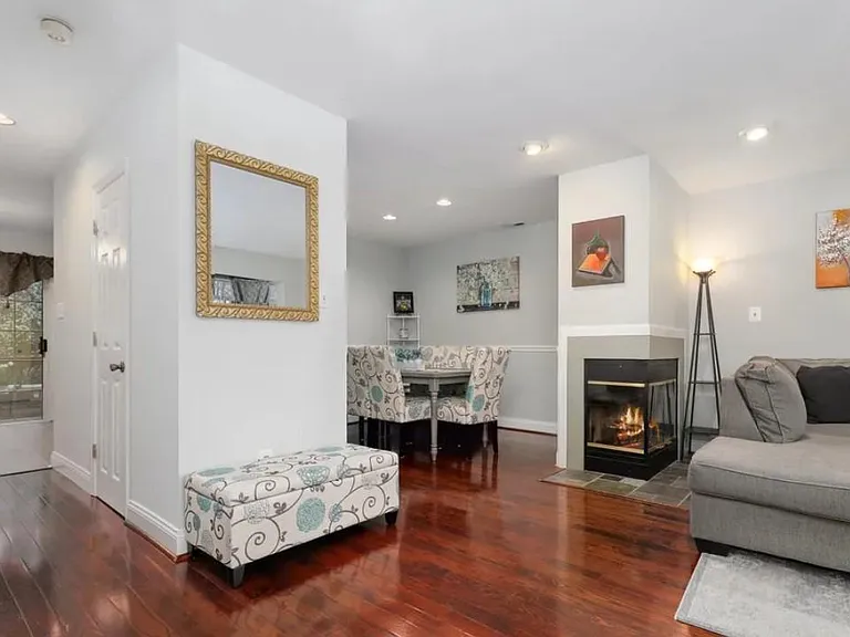 813 Jubal Way — Photo 6