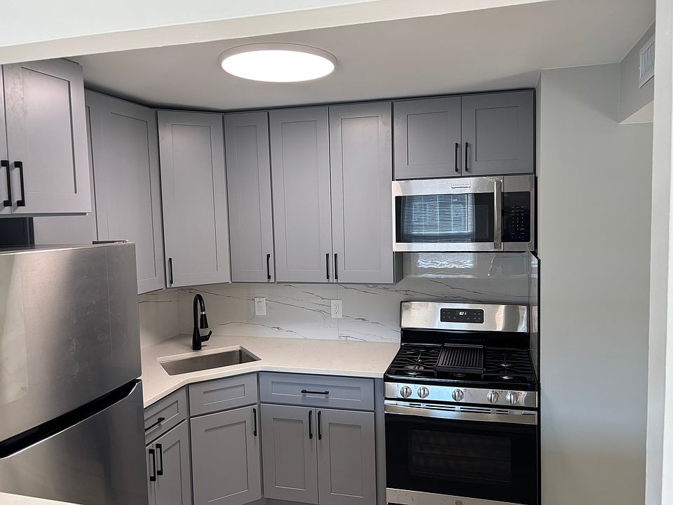 1st image of 8714 Cottage St Floor 1
