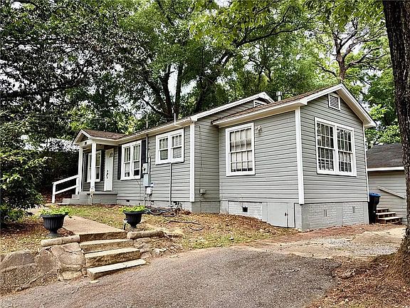 3rd image of 206 Hillside Dr