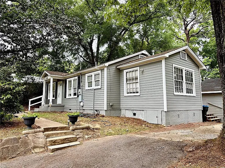 206 Hillside Dr — Photo 3