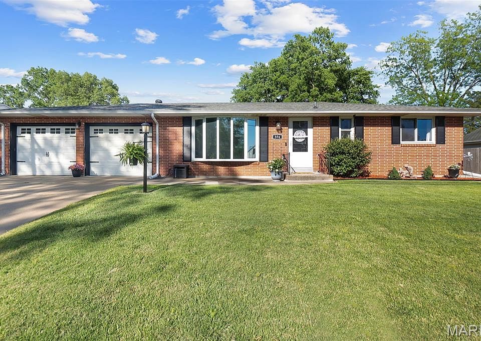 1st image of 374 Edgewood Dr