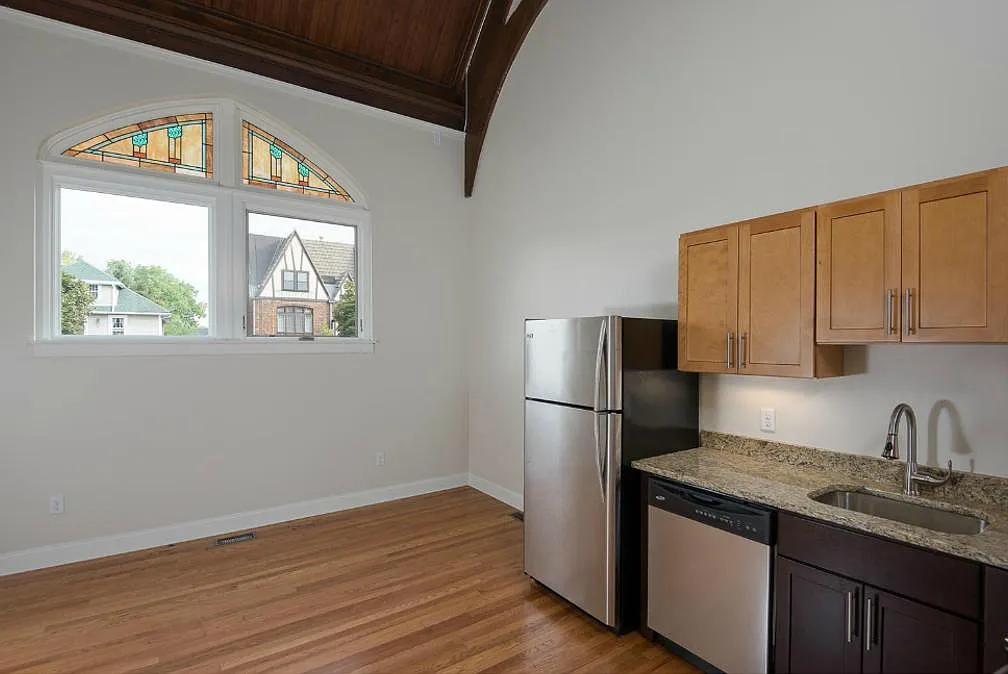 Building Photo - 398 Lincoln Pkwy #9