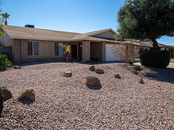 4th image of 2039 E Pueblo Ave