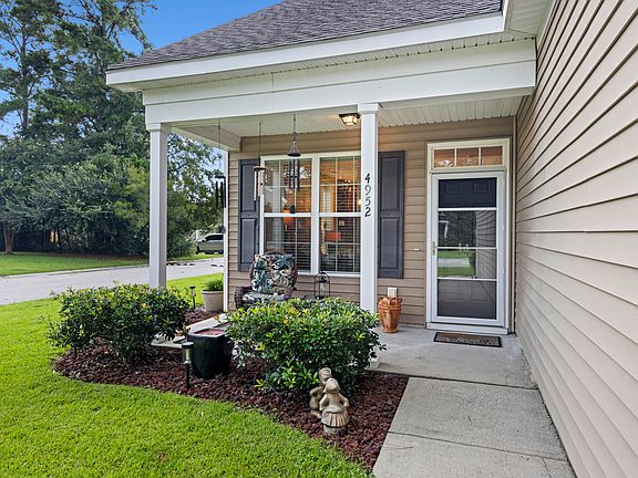 3rd image of 4952 Serene Ln