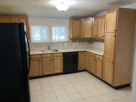 5th image of 77 Brookside Ave Floor 1