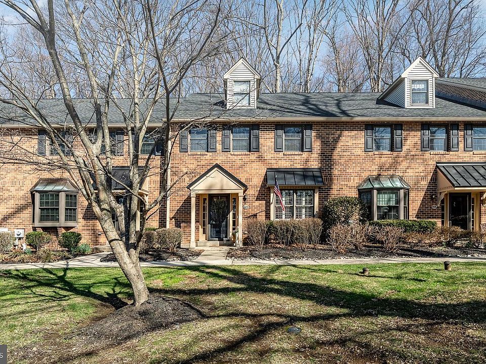 1st image of 405 Rustmont Dr #405