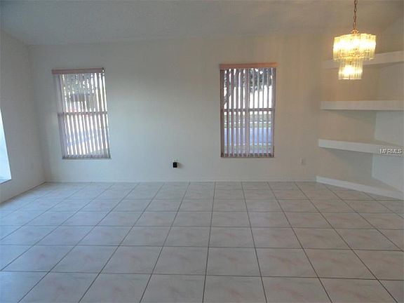 4th image of 294 Briar Bay Cir