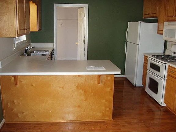 3rd image of 123 Evans Trl
