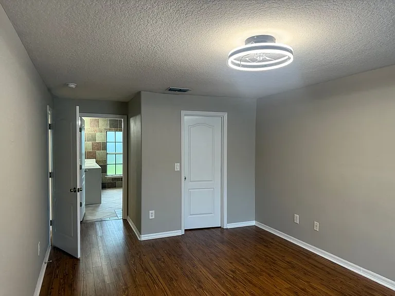 9020 Lake Coventry Ct — Photo 19
