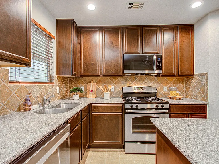 14915 Calico Heights Ln — Photo 7