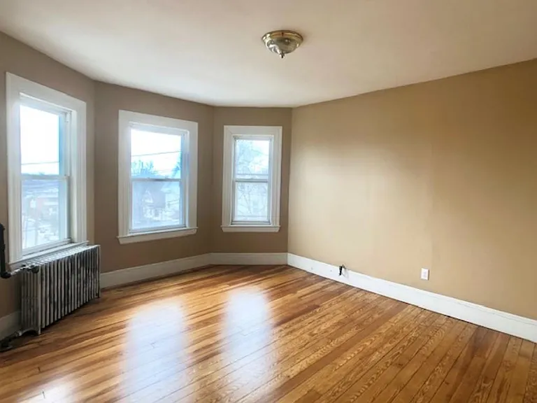 300 Summit Ave #1 — Photo 10
