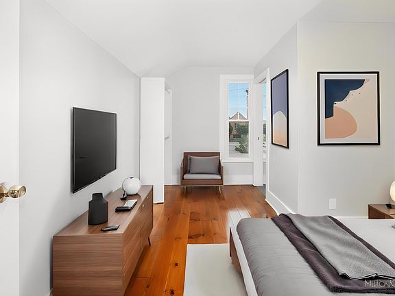 5th image of 25 Seward Ave NW #2
