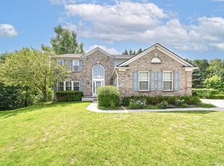 525 Deer Valley Rd, Holly, MI 48442