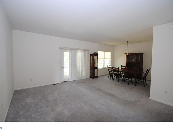 5th image of 4 Meadowview Dr
