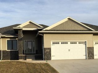 8000 S Pinewood Ave, Sioux Falls, SD 57108
