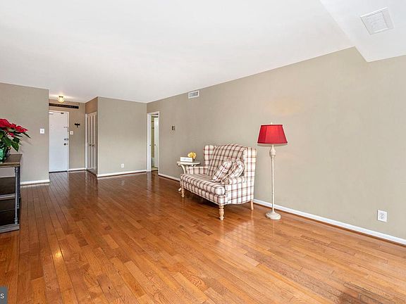 5th image of 8315 N Brook Ln #2-307