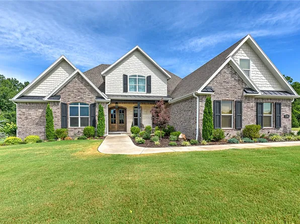 1096 River Hollow Rd, Fayetteville, AR 72703