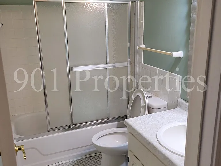 3389 Lord Dunmore Cv #1 — Photo 5