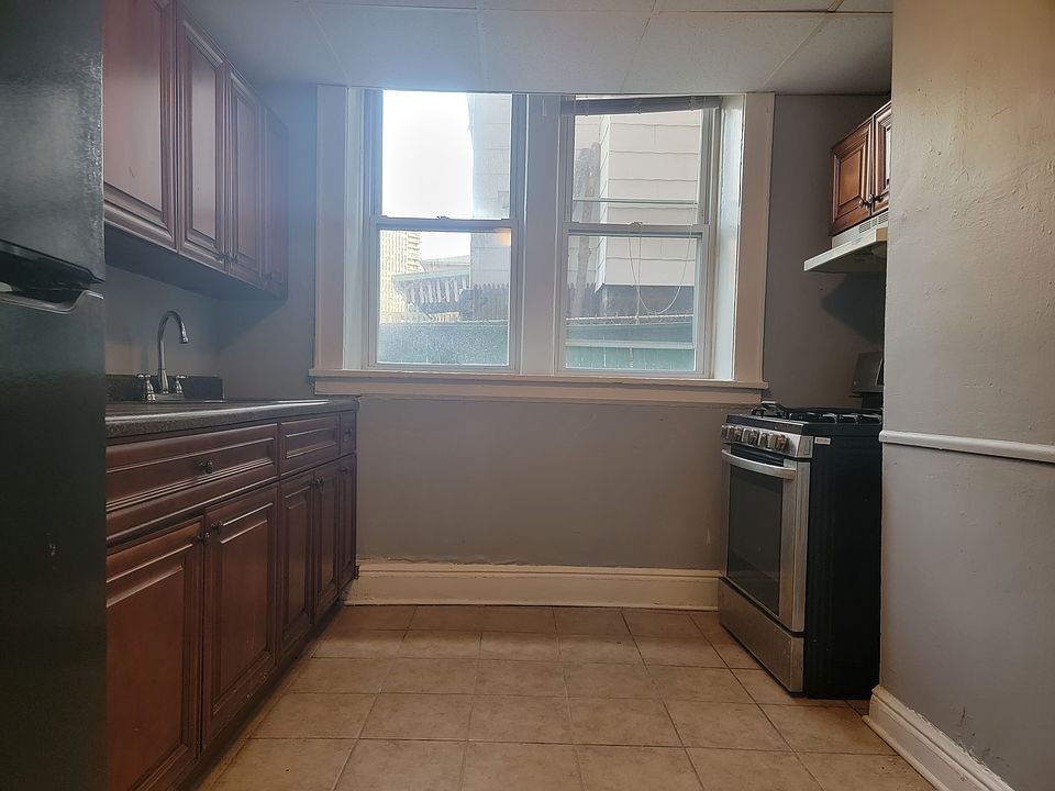 1st image of 251 Lafayette Ave #21E