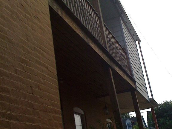 upper level side deck