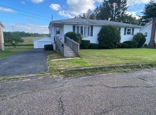 12 W Cherry St, Tresckow, PA 18254
