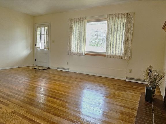 3rd image of 2436 Monterey St
