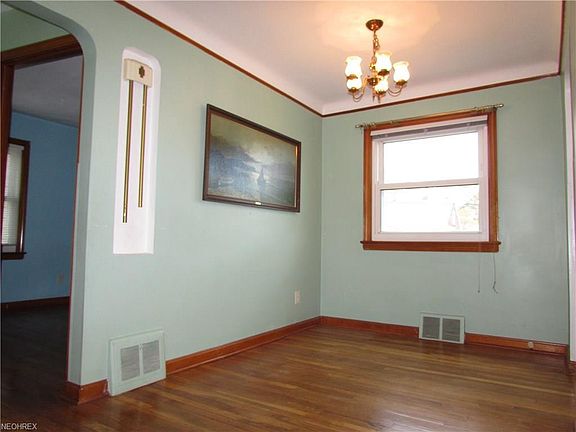 5th image of 8614 Beech Ave
