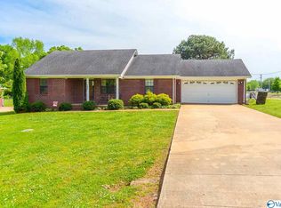 123 Brookview Dr, Hazel Green, AL 35750