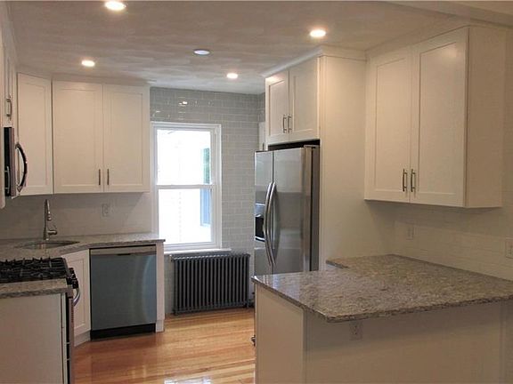 4th image of 36 Greenfield Ave