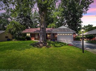 2210 Lancaster Rd, Bloomfield Hills, MI 48302
