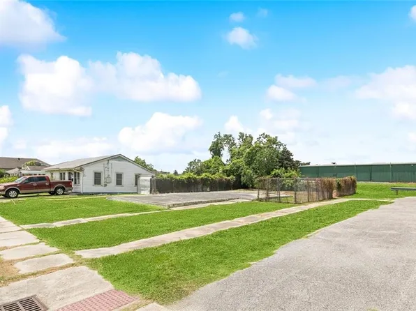 3200 Hero Dr, Gretna, LA 70053