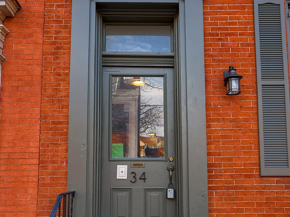 34 S Lime St #4