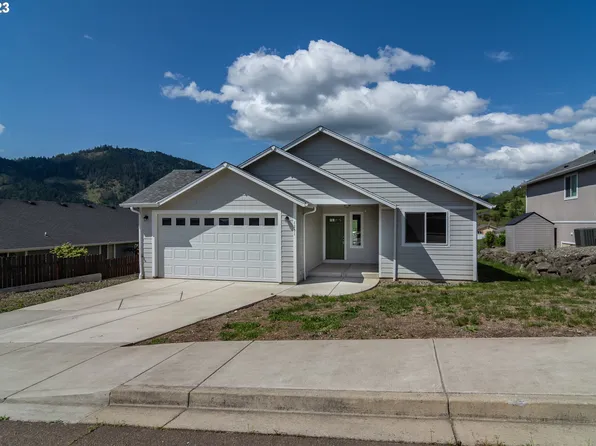 1231 NE Ballard Ct, Myrtle Creek, OR 97457