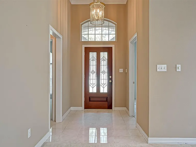 14303 Reissen Ln — Photo 5