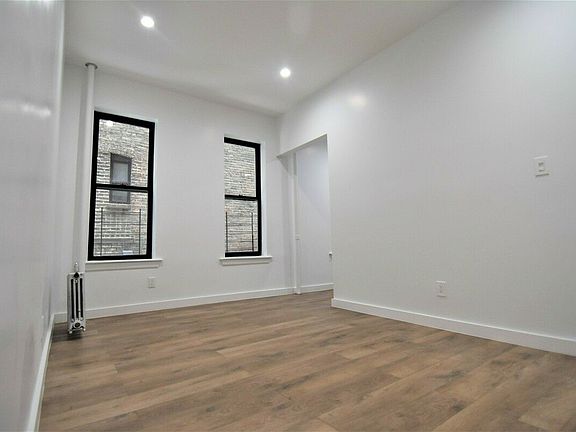 2nd image of 527 W 160th St #Cc