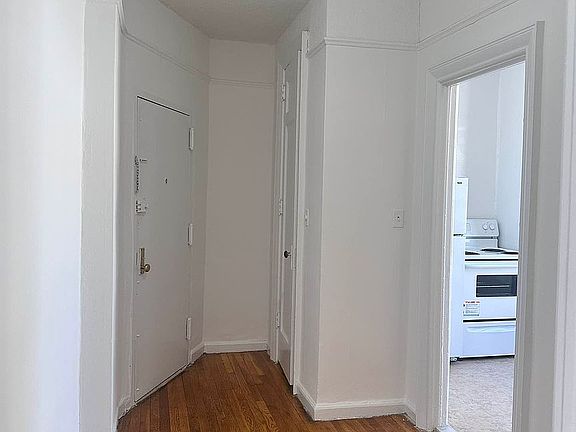 3rd image of 80 Haven Ave APT 6B