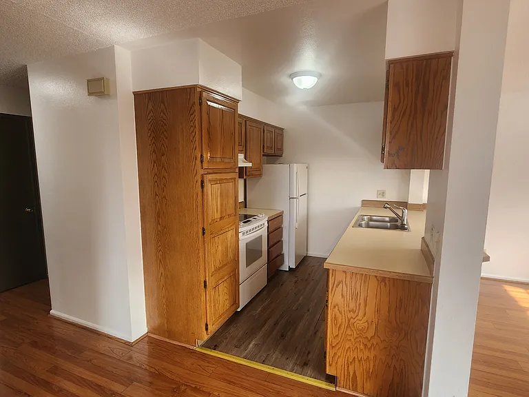 119 N Lot Ave #F — Photo 17