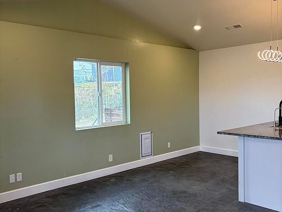 4th image of 2465 S Hecla St