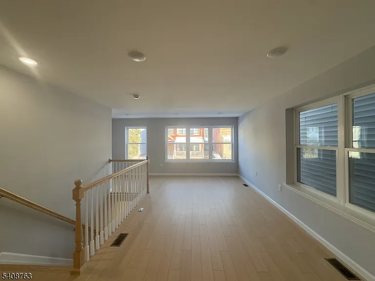 27 Isabella Ave #1-2 — Photo 10