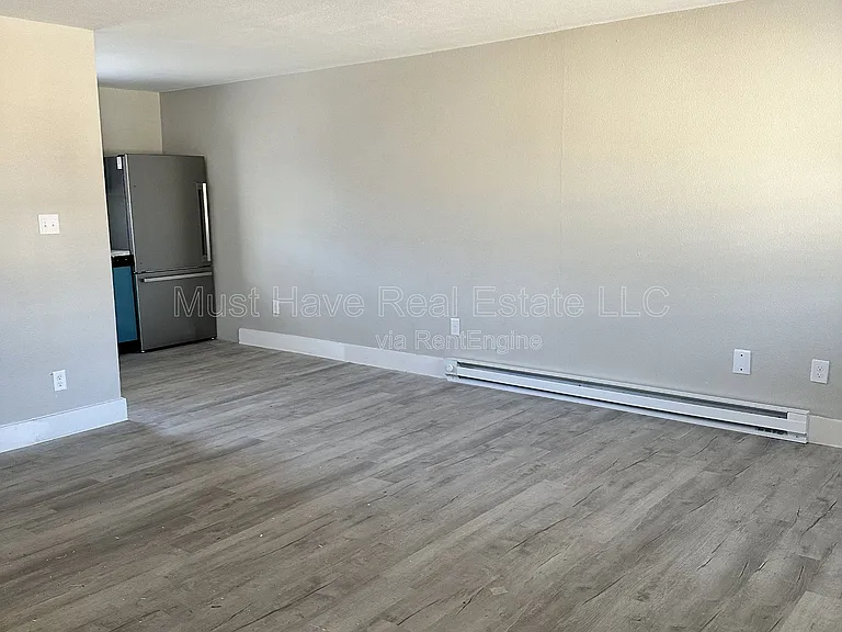 347 4th St SE #3A — Photo 9