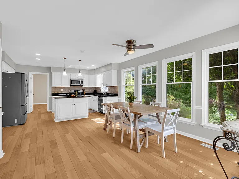 7707 Lake Glen Dr — Photo 4