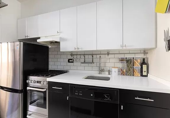 5th image of 63 E 9th St APT 7Y