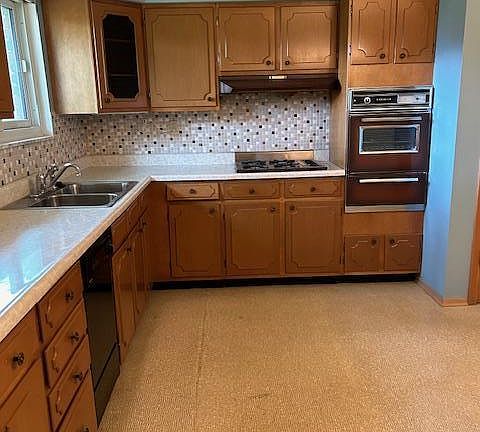 5th image of 7116 Laclede Meadows Dr