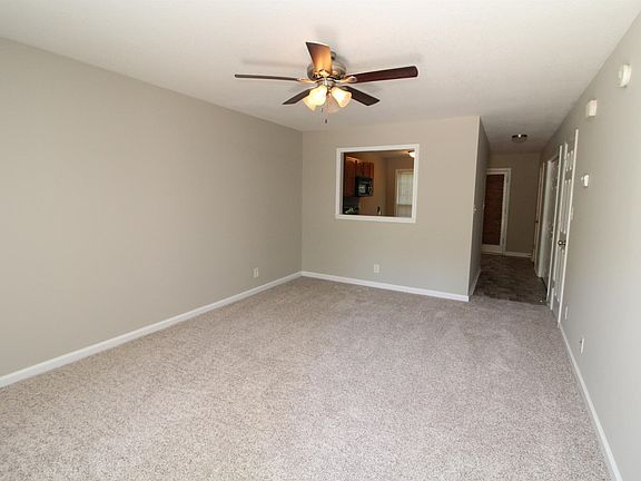 2nd image of 938 Cumberland Dr #A