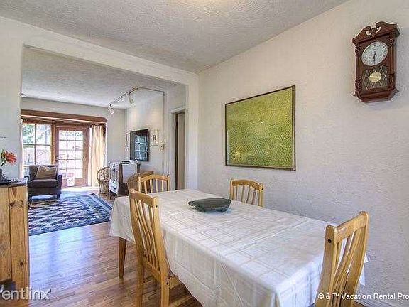 Dine in a sunny corner, then linger for games and drinks!