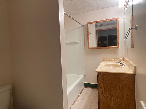 4th image of 4643 Izard St #1