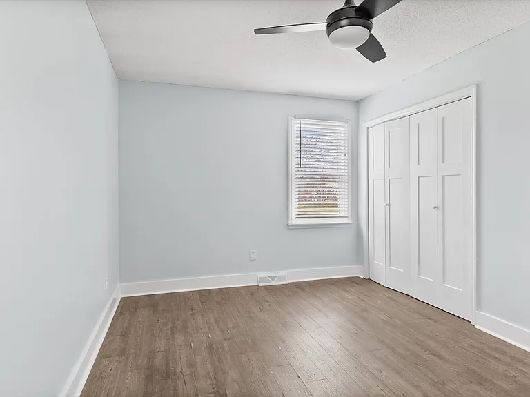 201 Hunter Dr — Photo 16