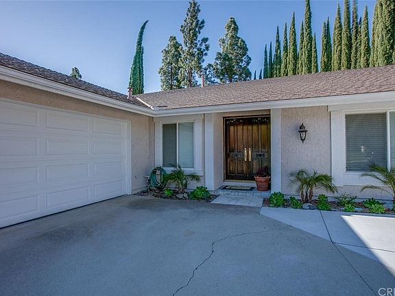 3rd image of 1658 Sweet Briar Pl